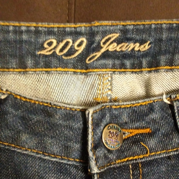 209 Distressed Ankle Crop Jeans Size 28 - Picture 3 of 8